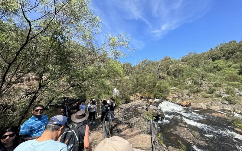 グランピオンズのピナクルズハイキングトレイル、マッケンジー滝 Grampians National Park 