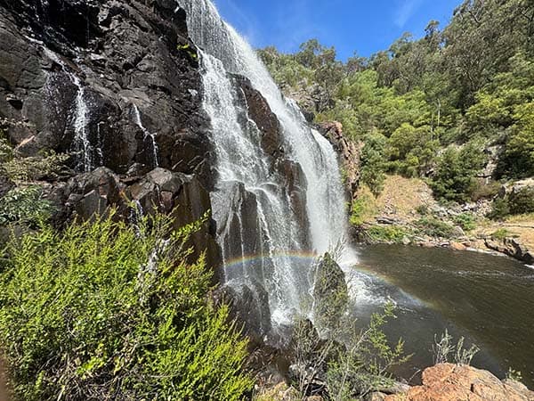 グランピオンズのピナクルズハイキングトレイル、マッケンジー滝 Grampians National Park